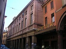 Image de la façade du teatro Duse