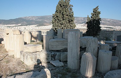 Πώς να πάτε στο προορισμό Ναός Της Ρώμης Και Του Αυγούστου με δημόσια συγκοινωνία - Σχετικά με το μέρος