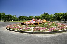 The Flower Clock in Nishiyama Park, Nishiyama-cho Toyota 2019.jpg