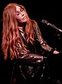 Tori Amos 12 01 2017 -22 (25495998188).jpg