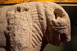 Toro de Monforte. Museo Arqueológico y de Historia de Elche 02.jpg
