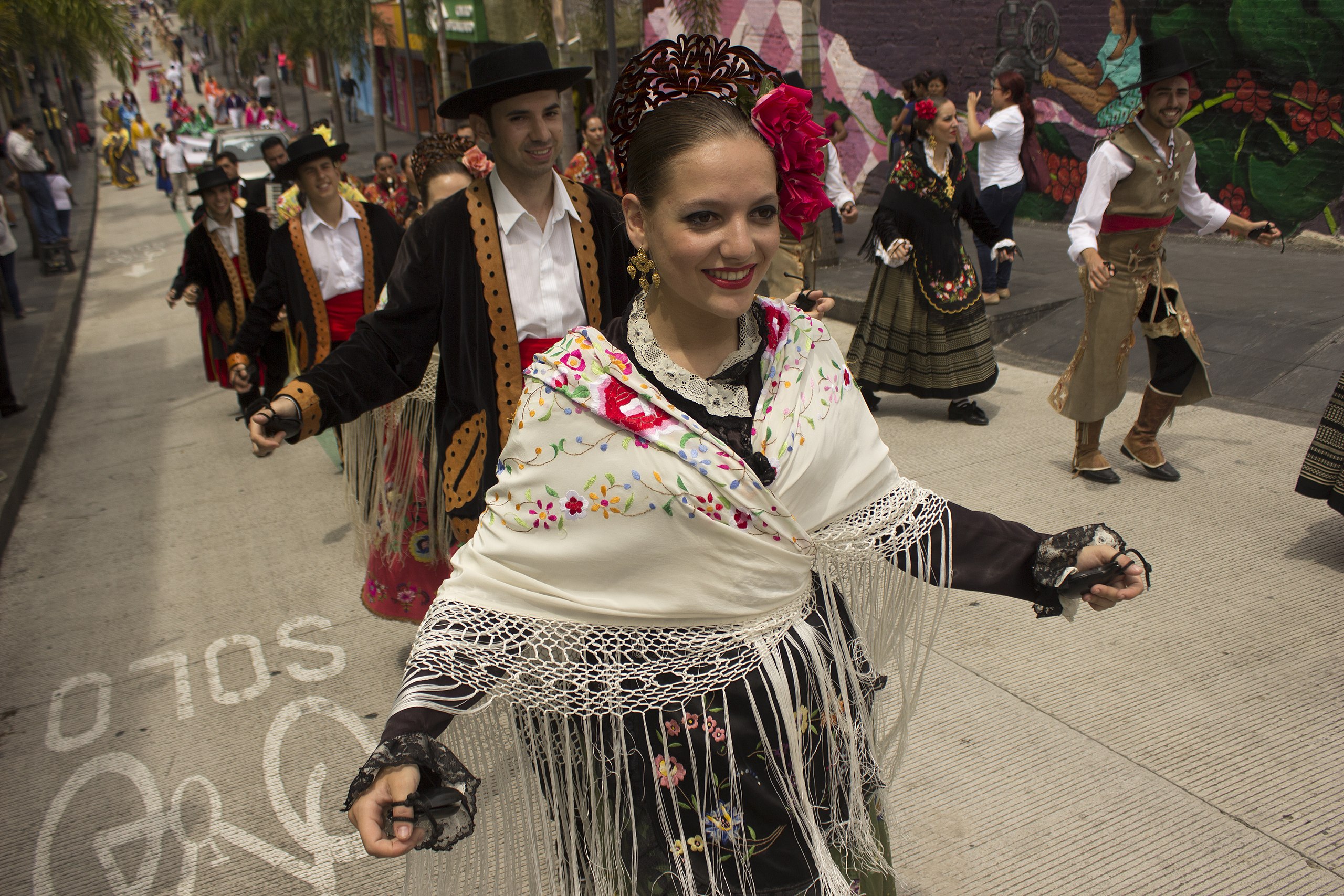 File:Traditional costumes and instruments of Spain.jpg - Wikipedia