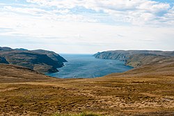 Tufjorden set fra højden over fjordenden.