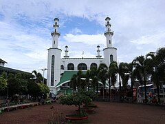 Tulay Central Mosque, Plaza Tulay