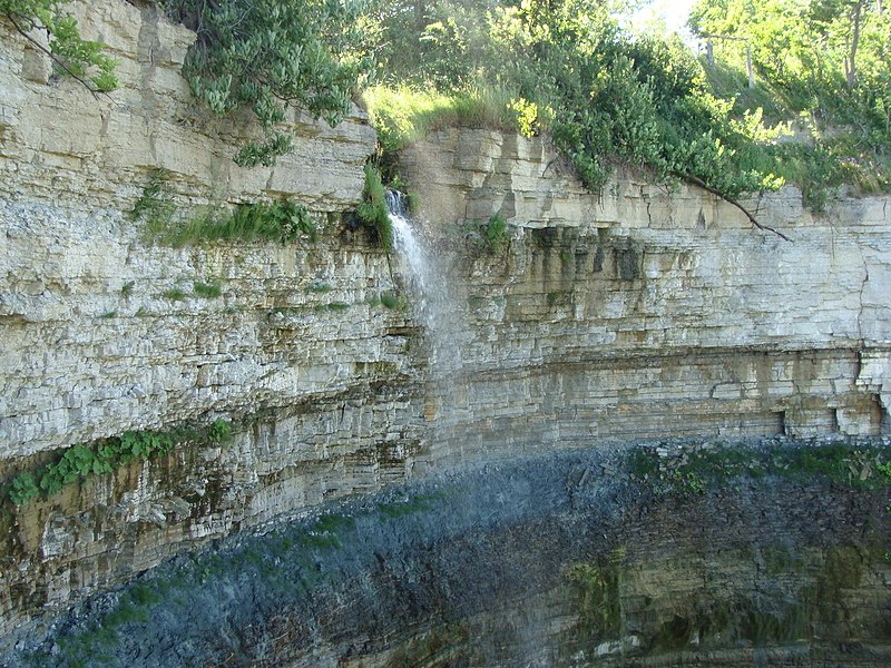 File:Valaste juga - Waterfall Valaste - panoramio.jpg