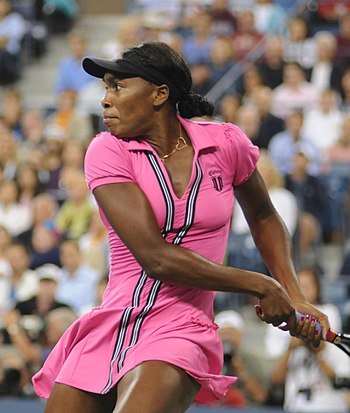 English: Venus Williams plays Vera Dushevina o...