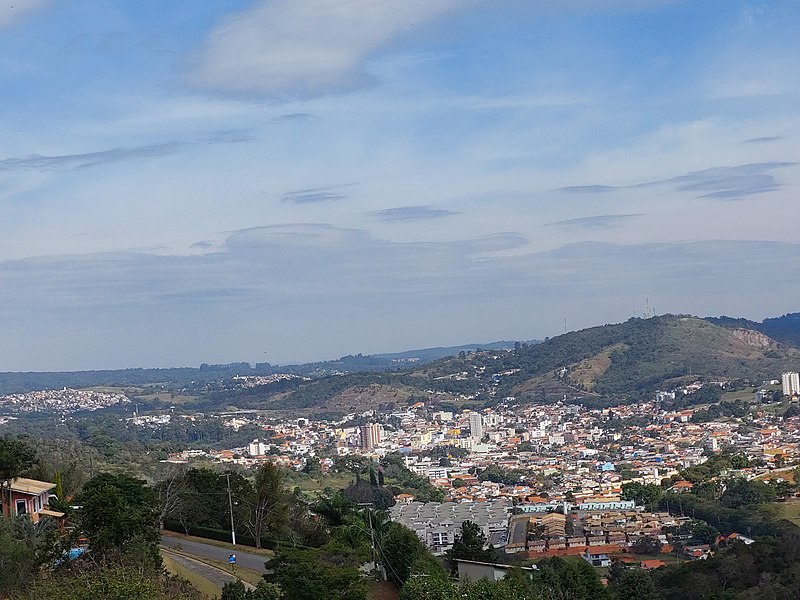 File:Vista aérea de São Roque 4.jpg