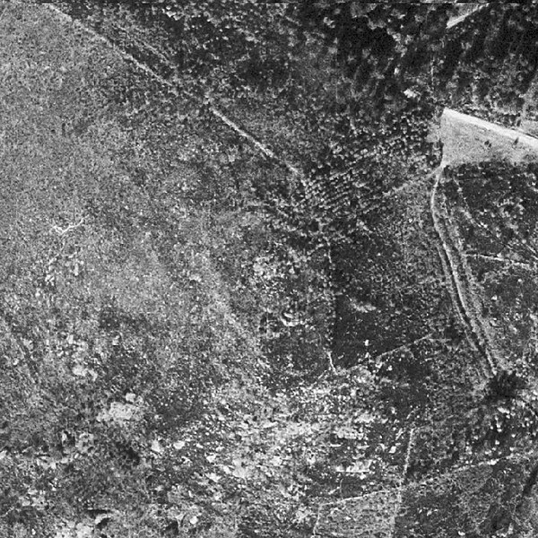 File:Vista aérea dos possíveis restos da Torre de Teodomiro (1985).jpg