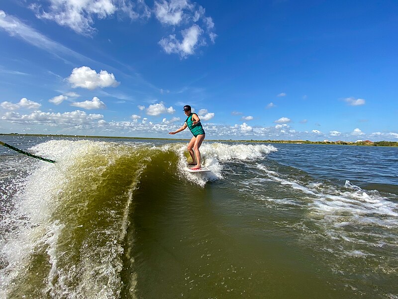 File:Wakesurfing, Slidell Louisiana, 24 May 2020 - 08.jpg