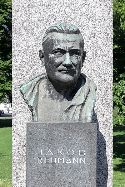 File:Wien - Denkmal der Republik, Jakob-Reumann-Büste.JPG