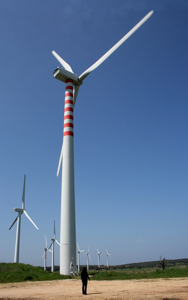 File:Wind_farm_in_Sardinia.jpg