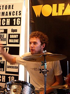 Heskett na vystúpení so skupinou Wolfmother v roku 2007