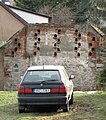 Čeština: Auto s holubníkem v Čímy. Okres Příbram, Česká republika. English: Car with dovecote in Čím village, Příbram District, Czech Republic.