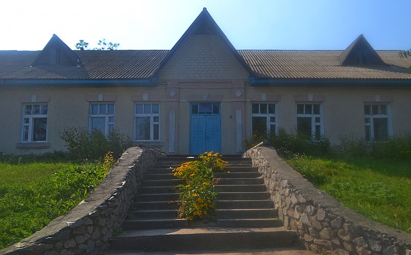 File:Школа в с.Григорівка (Канівський район).jpg