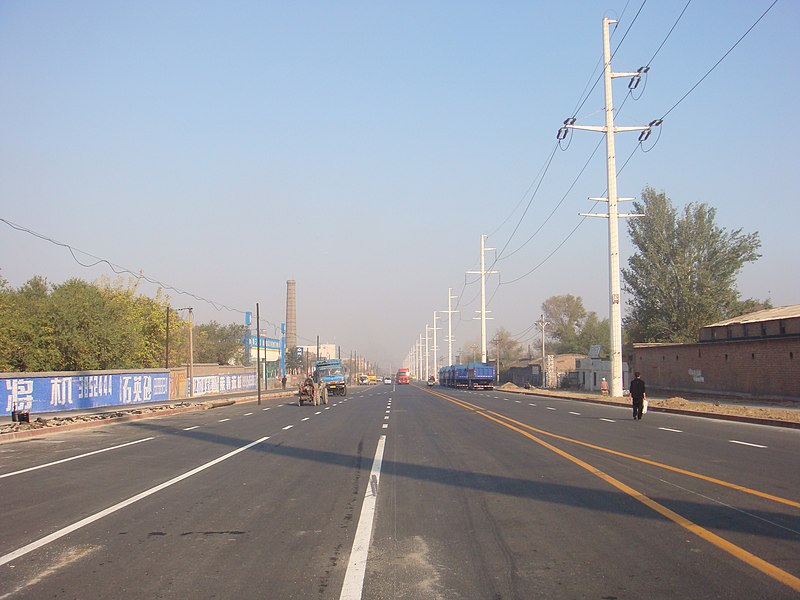 File:乌鲁木齐天津路 China Xinjiang Urumqi Welcome you to tour the, Кит - panoramio.jpg