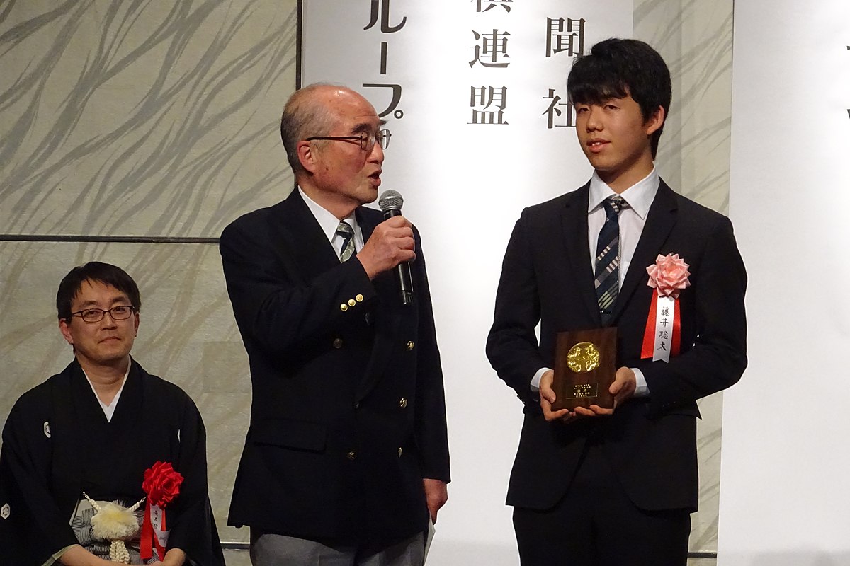 藤井聡太 2019.jpg