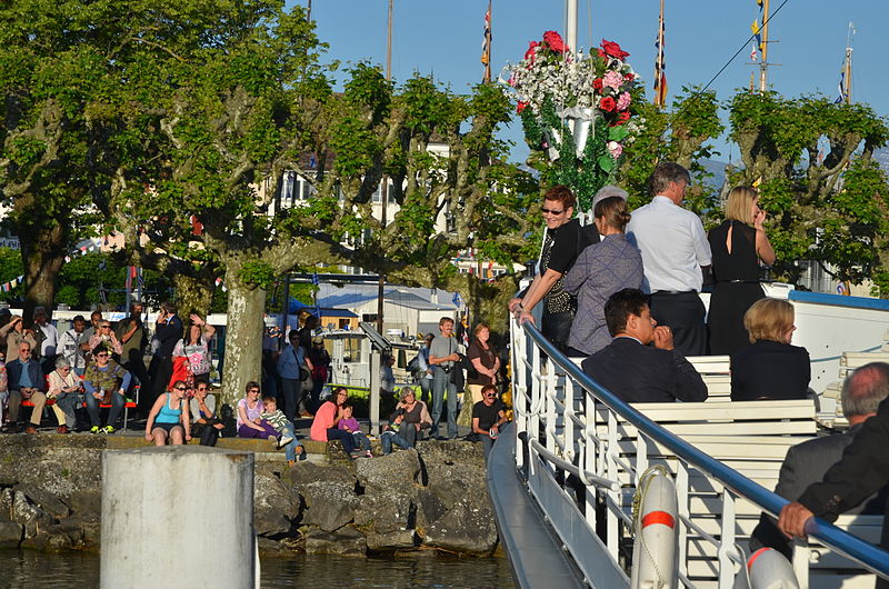 File:100 Jahre Dampfschiff Stadt Rapperwil - Hafenfest Rapperswil - 'Rosenempfang' 2014-05-23 19-36-51.JPG