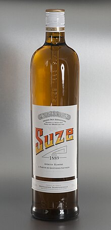 A bottle of Suze 16-09-17-WikiLovesCocktails-Flaschen-Img0051.jpg