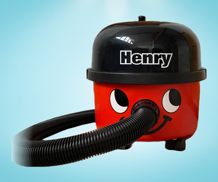 File:2001 Numatic Henry HVR200 with new style conical hose.png