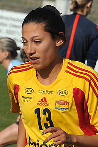 13 Christen Press