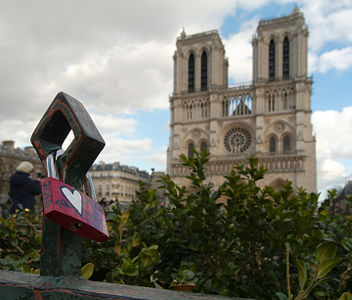 Love padlocks at Notre-Dame de Paris.