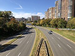 Arlington Boulevard westbound in Arlington County, just west of the Theodore Roosevelt Bridge