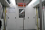 PM121型列车车厢端头的LED滚动信息屏及驾驶室间壁门玻璃窗