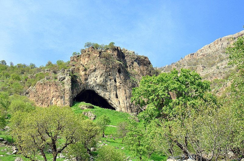 File:3. Shanidar cave, a paleolithic cave in Bradost Mountain, Erbil Governorate, Iraqi Kurdistan. April 4, 2014.jpg