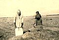 Siedler um 1940 bei der Feldarbeit