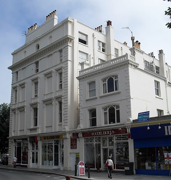 File:73–76 Western Road, Hove (NHLE Code 1210043) (July 2010).jpg