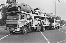 Mittelschwerer Magirus-Deutz Autotransporter mit Iveco-Fahrerhaus in den Niederlanden