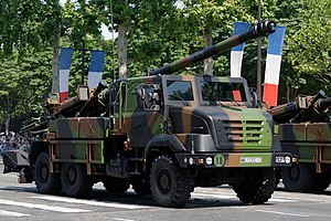 САУ "Цезарь" 11-го артиллерийского полка марин на военном параде в Париже. 2013 год.
