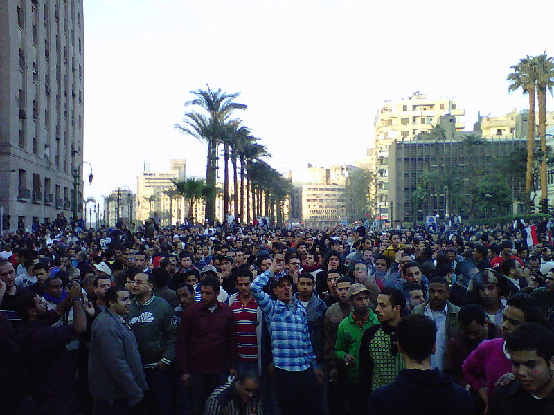 File:A sea of people on the 25th.jpg