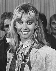 Olivia Newton-John had two songs on the Year-End Hot 100, including "Physical", the number one song of the year. Aankomst zangeres Olivia Newton John op Schiphol Olivia Newton John in de persk, Bestanddeelnr 930-0132 (cropped).jpg