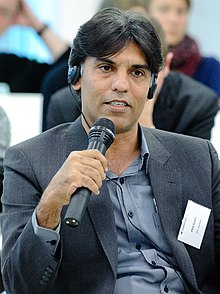 Abid Suleri (5225657937) (dipotong).jpg