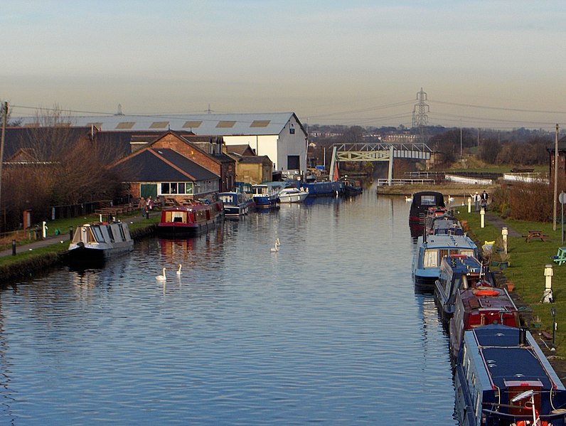 File:Aire and Calder Canal, Stanley Ferry - panoramio.jpg
