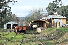 Approach to Healesville railway station.JPG