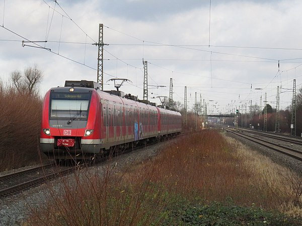 S-Bahn Rhein-Ruhr Series 422 at Angermund station