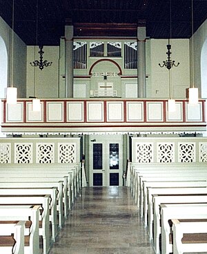 Bad Gandersheim Harriehausen Orgel im Raum.jpg