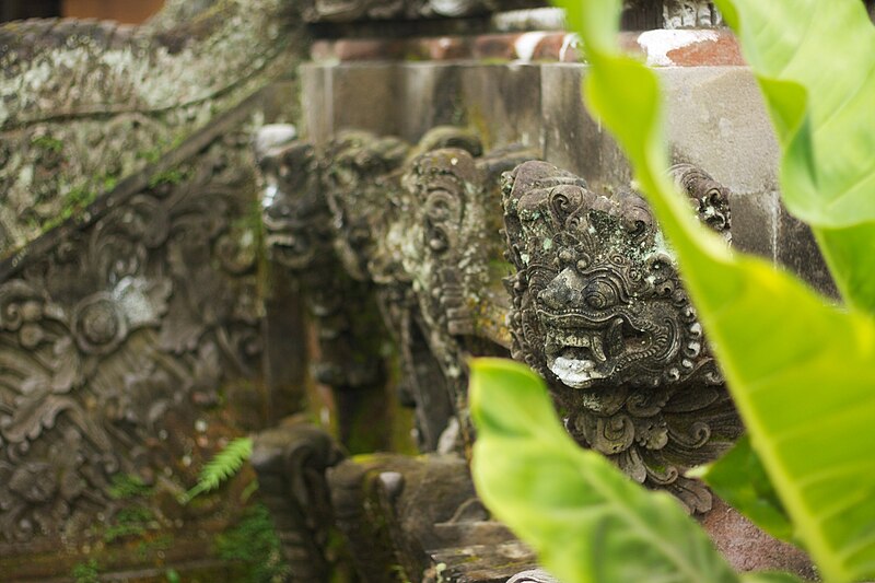 File:Bali 025 - Ubud - temple architecture.jpg