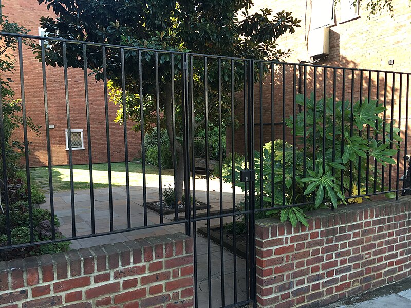 File:Bartle Road memorial garden - geograph.org.uk - 5866086.jpg