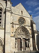 Portail de la basilique Notre-Dame-de-Bonne-Garde de Longpont-sur-Orge.