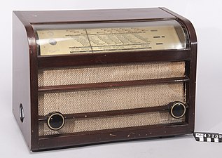 Radiola typ 394 BATT (1939-1940).