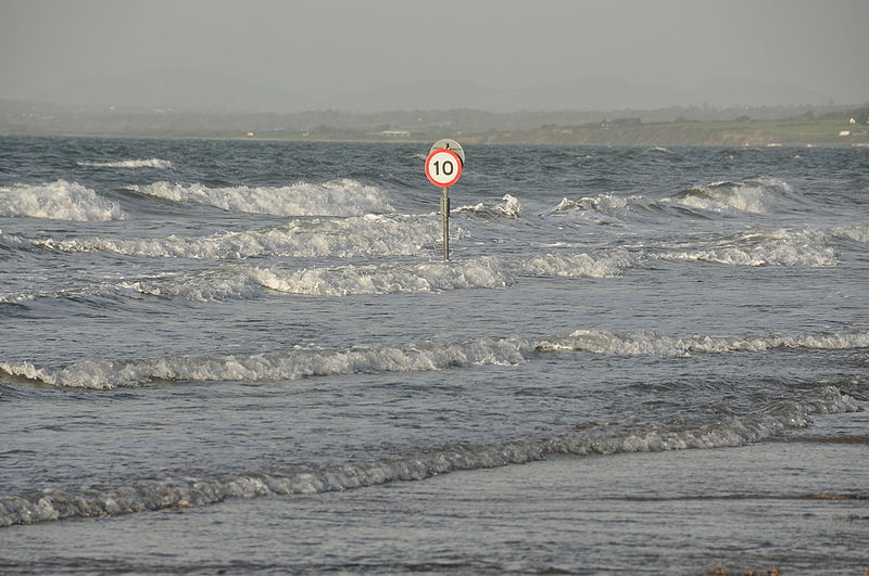 File:Beach at Porthmadog (7667).jpg