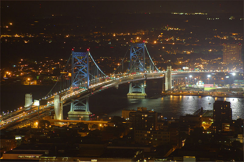 File:BenjaminFranklinBridgeAtNight.jpg