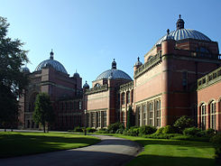 The University of Birmingham BirminghamUniversityChancellorsCourt.jpg