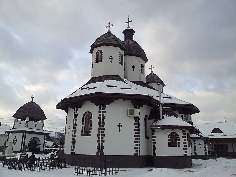 File:Biserica Bucsoaia.jpg