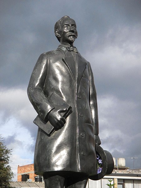 File:Bogotá, barrio La Soledad, estatua de Rafael Pombo.JPG