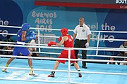 Deutsch: Boxen bei den Olympischen Jugendspielen 2018 Tag 12, 18. Oktober 2018 - Finale Leichtgewicht Mädchen – Junioren-Weltmeisterin und dreifache Juniorinnen-Europameisterin Caroline Sara DuBois (Großbritannien, blau) schlägt Juniorinnen-Asienmeisterin Porntip Buapa (Thailand, rot). English: Boxing at the 2018 Summer Youth Olympics on 18 October 2018 – Girls' lightweight Gold Medal Bout – Caroline Sara DuBois (Grat Britain, blue) wins over Porntip Buapa (Thailand, red). Español: Boxeo en los Juegos Olímpicos Juveniles de Verano de 2018 en 18 de octubre de 2018 - Combate de medalla de oro de peso ligero para niñas - Caroline Sara DuBois (Gran Bretaña, azul ) gana sobre Porntip Buapa (Tailandia, rojo).