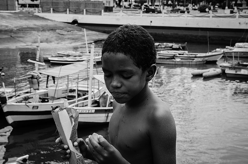 File:Boy in Salvador 03.jpg